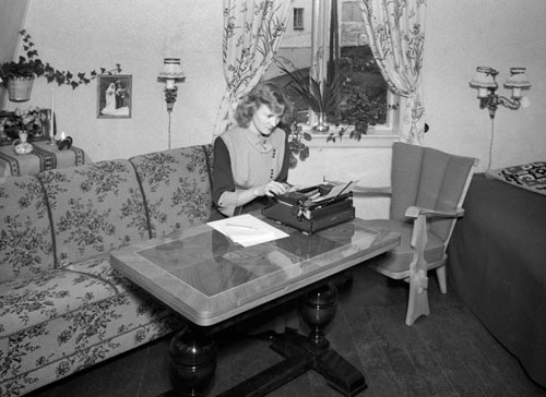 Oppdragsgiver Per Holm, kontorutstyr, 1951.Foto: Norvin Reklamefoto